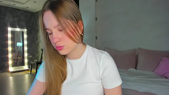 Candy Cansew online show from March 2026 01:12:01 AM