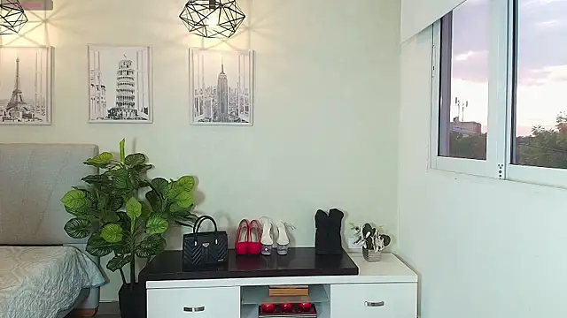  Victoria Collins online show from October 2025 11:08:02 AM