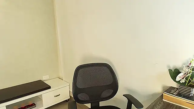  Victoria Collins online show from October 2025 11:09:02 AM