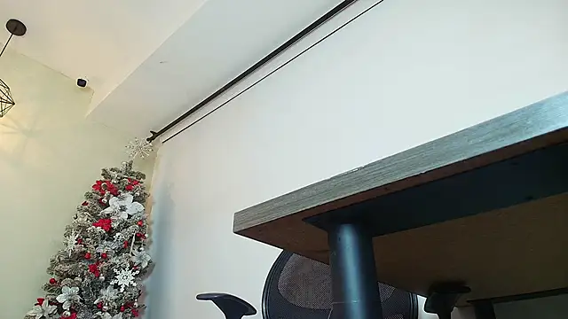  Victoria Collins online show from December 2025 11:05:01 AM