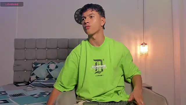 Santy Stump online show from November 2025 09:13:01 PM