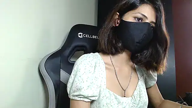 Isha Sax online show from October 2025 08:23:02 AM