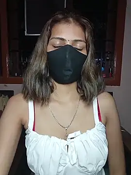 Isha Sax online show from November 2025 07:02:01 PM