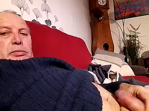 Vince072 online show from January 2026 04:34:01 PM