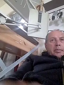 Vince072 online show from April 2026 04:23:01 PM