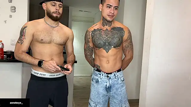 Snapshot of zoneboys chatting on January 2026 12:37:01 AM zoneboys online show from January 2026 12:37:01 AM