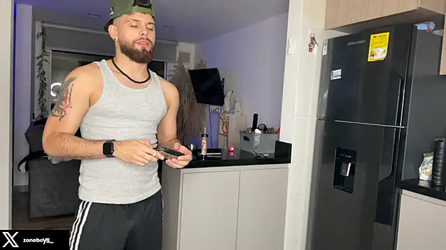 Snapshot of zoneboys chatting on February 2026 12:51:02 AM zoneboys online show from February 2026 12:51:02 AM