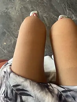 xiaoyuan01 online show from September 2025 01:38:02 AM