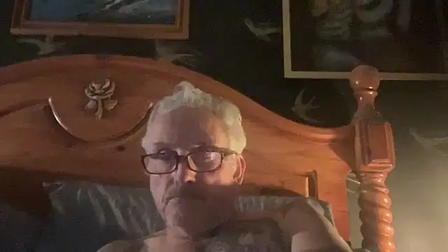 Snapshot of poggles chatting on November 2025 10:00:02 PM poggles online show from November 2025 10:00:02 PM