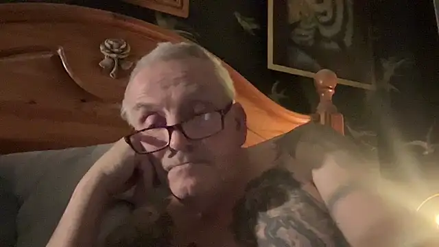 Snapshot of poggles chatting on February 2026 08:23:01 PM poggles online show from February 2026 08:23:01 PM