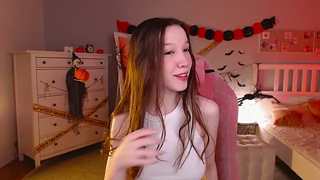 Shriya Sarann online show from October 2025 02:02:01 PM