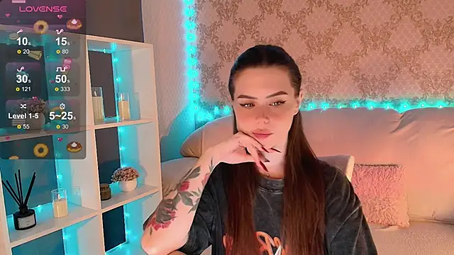HolyMiax online show from June 2026 04:10:02 AM