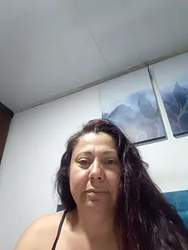 Snapshot of EmmaJhomson chatting on June 2026 11:08:02 PM EmmaJhomson online show from June 2026 11:08:02 PM