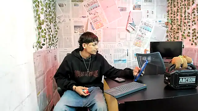 Snapshot of Bastian_boyshot77 chatting on July 2026 01:37:02 PM Bastian boyshot77 online show from July 2026 01:37:02 PM