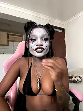 Lil-shawrie online show from October 2025 12:23:02 PM