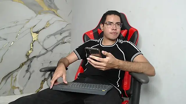 JulianSaintt online show from March 2026 07:53:01 PM