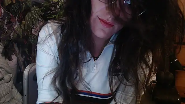 Snapshot of Maite4ever chatting on November 2025 09:47:01 PM Maite4ever online show from November 2025 09:47:01 PM