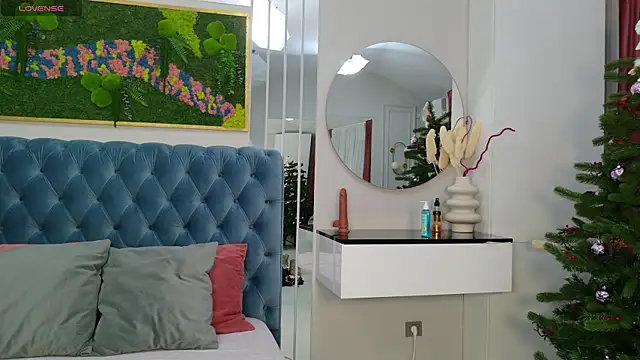 Snapshot of SiennaPierce chatting on December 2025 05:14:02 AM SiennaPierce online show from December 2025 05:14:02 AM