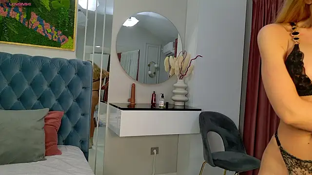 Snapshot of SiennaPierce chatting on January 2026 05:11:01 AM SiennaPierce online show from January 2026 05:11:01 AM