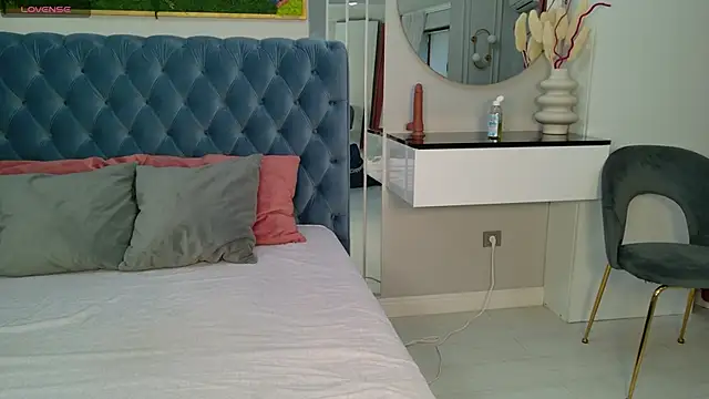 Snapshot of SiennaPierce chatting on February 2026 05:28:02 AM SiennaPierce online show from February 2026 05:28:02 AM