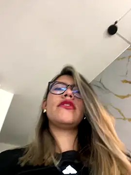 sara calderon online show from September 2025 01:22:01 PM