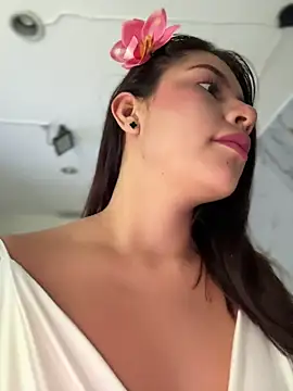 sara calderon online show from June 2026 11:25:02 AM