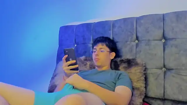 Snapshot of Maximo_Miller chatting on September 2025 05:52:02 AM Maximo Miller online show from September 2025 05:52:02 AM