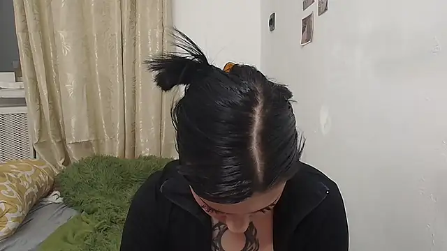 Susie su online show from October 2025 10:43:02 PM