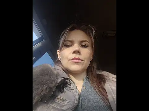 Snapshot of YOURLIKAA chatting on December 2025 04:42:02 AM YOURLIKAA online show from December 2025 04:42:02 AM