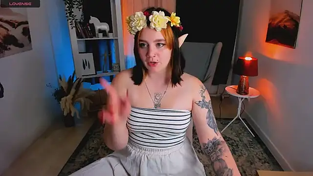 lunaalli online show from September 2025 05:15:02 PM