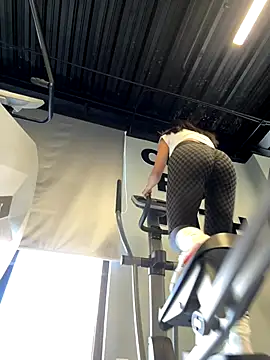 Ninazhang online show from October 2025 01:17:01 AM