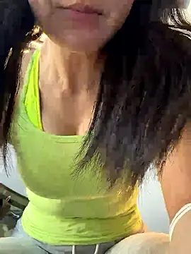 Snapshot of Ninazhang chatting on May 2026 01:11:01 AM Ninazhang online show from May 2026 01:11:01 AM