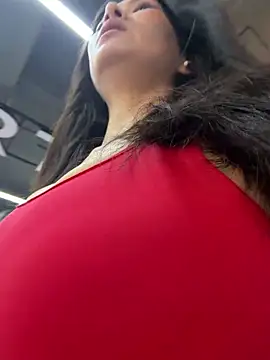 Snapshot of Ninazhang chatting on May 2026 12:50:01 AM Ninazhang online show from May 2026 12:50:01 AM