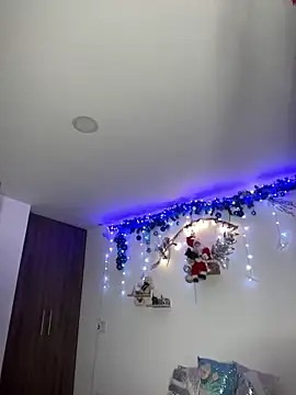 Vaneza G1 online show from December 2025 04:21:01 AM