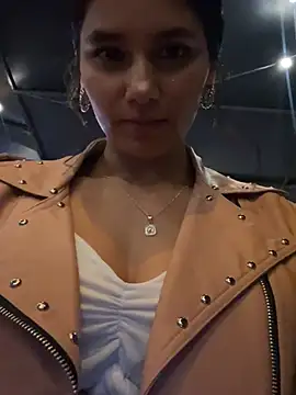 Vaneza G1 online show from March 2026 04:07:02 AM