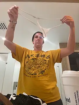 sweetsirenn online show from November 2025 02:06:02 PM