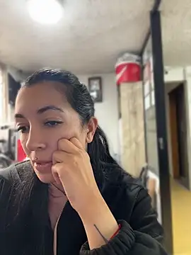 Snapshot of SALOME_KORLAND chatting on April 2026 03:42:01 PM SALOME KORLAND online show from April 2026 03:42:01 PM