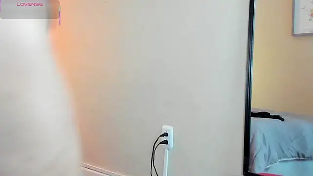 isabella milf  online show from September 2025 07:03:02 PM