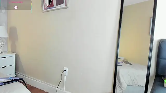 isabella milf  online show from October 2025 07:03:02 PM