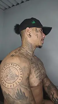 Snapshot of David_tatto1 chatting on May 2026 01:45:01 AM David tatto1 online show from May 2026 01:45:01 AM