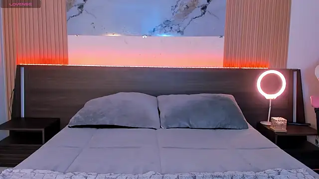 samanthaa moon online show from April 2026 09:45:01 PM