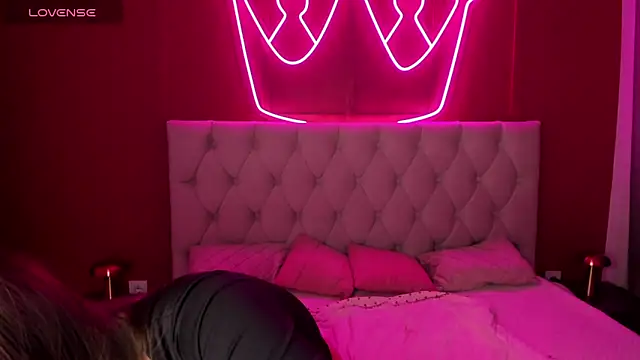 Snapshot of StacyWells chatting on October 2025 01:26:02 AM StacyWells online show from October 2025 01:26:02 AM