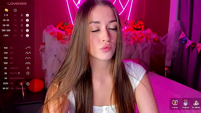 Snapshot of StacyWells chatting on October 2025 08:48:01 AM StacyWells online show from October 2025 08:48:01 AM