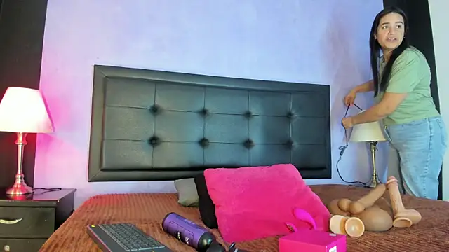 GreciaFox1 online show from March 2026 12:16:01 PM