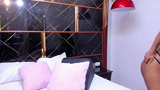 HannyThompson online show from September 2025 12:37:01 PM