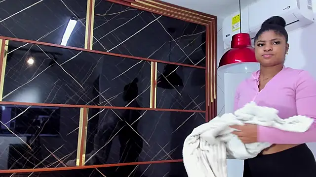 HannyThompson online show from April 2026 12:34:02 PM