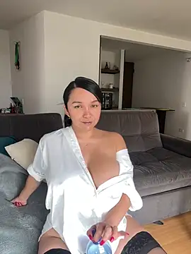 Nova Gabriela online show from November 2025 03:22:01 PM