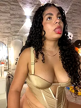 Yassy vazquez online show from October 2025 07:36:02 PM