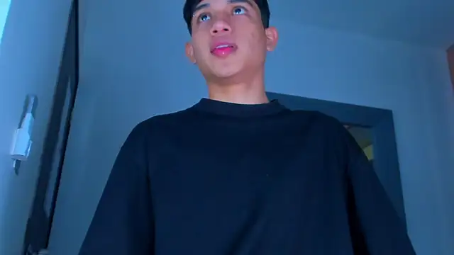 Sebax Young online show from November 2025 09:05:02 PM