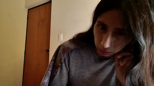 Snapshot of _MoonLipson_ chatting on October 2025 03:37:01 AM MoonLipson online show from October 2025 03:37:01 AM